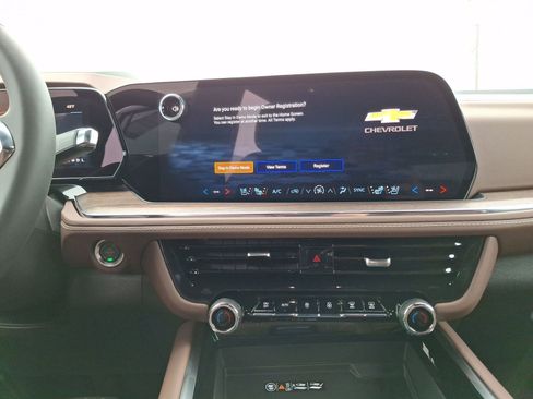 New 2026 Chevrolet Suburban High Country image 10