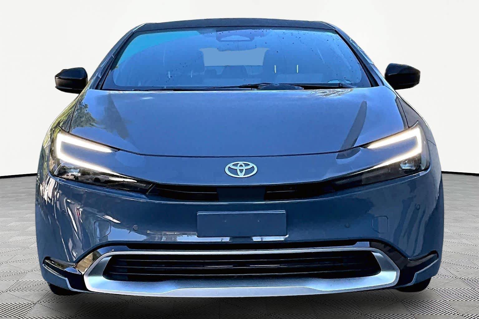 Used 2026 Toyota Prius Plug-In Hybrid FWD image 4