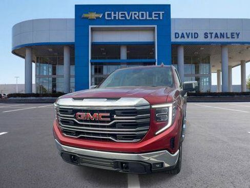 Used 2023 GMC Sierra 1500 SLT w/ SLT Premium Package AWD/4WD image 3