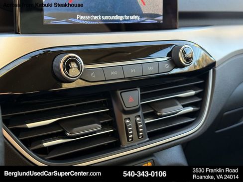 Used 2020 Ford Escape SE Sport image 24