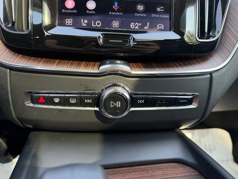 Used 2023 Volvo XC60 B5 Plus w/ Climate Package AWD/4WD image 22