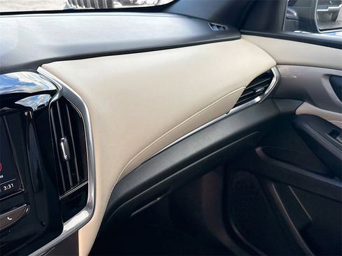 Used 2022 Chevrolet Traverse LS image 22