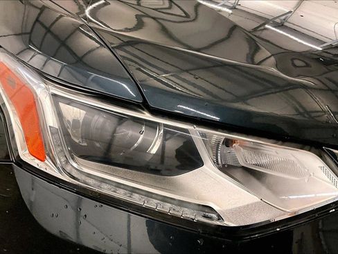 Used 2019 Chevrolet Traverse LT image 27