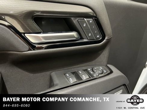 Used 2025 GMC Sierra 2500 AT4 image 22