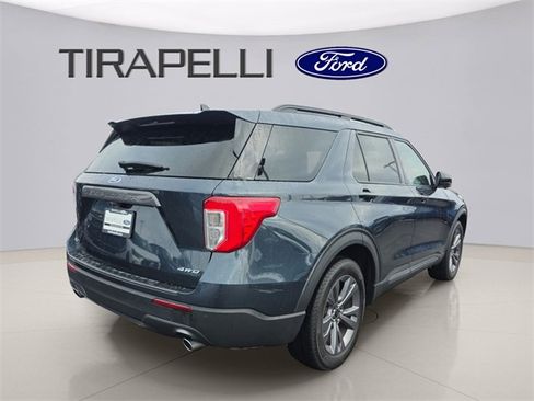 Used 2022 Ford Explorer XLT w/ Equipment Group 202A image 7