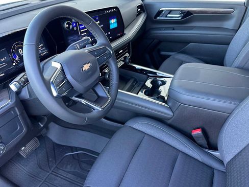 New 2026 Chevrolet Suburban LS image 10