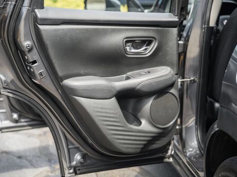 Used 2023 Honda HR-V LX image 31