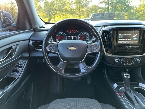 Used 2019 Chevrolet Traverse LT image 14