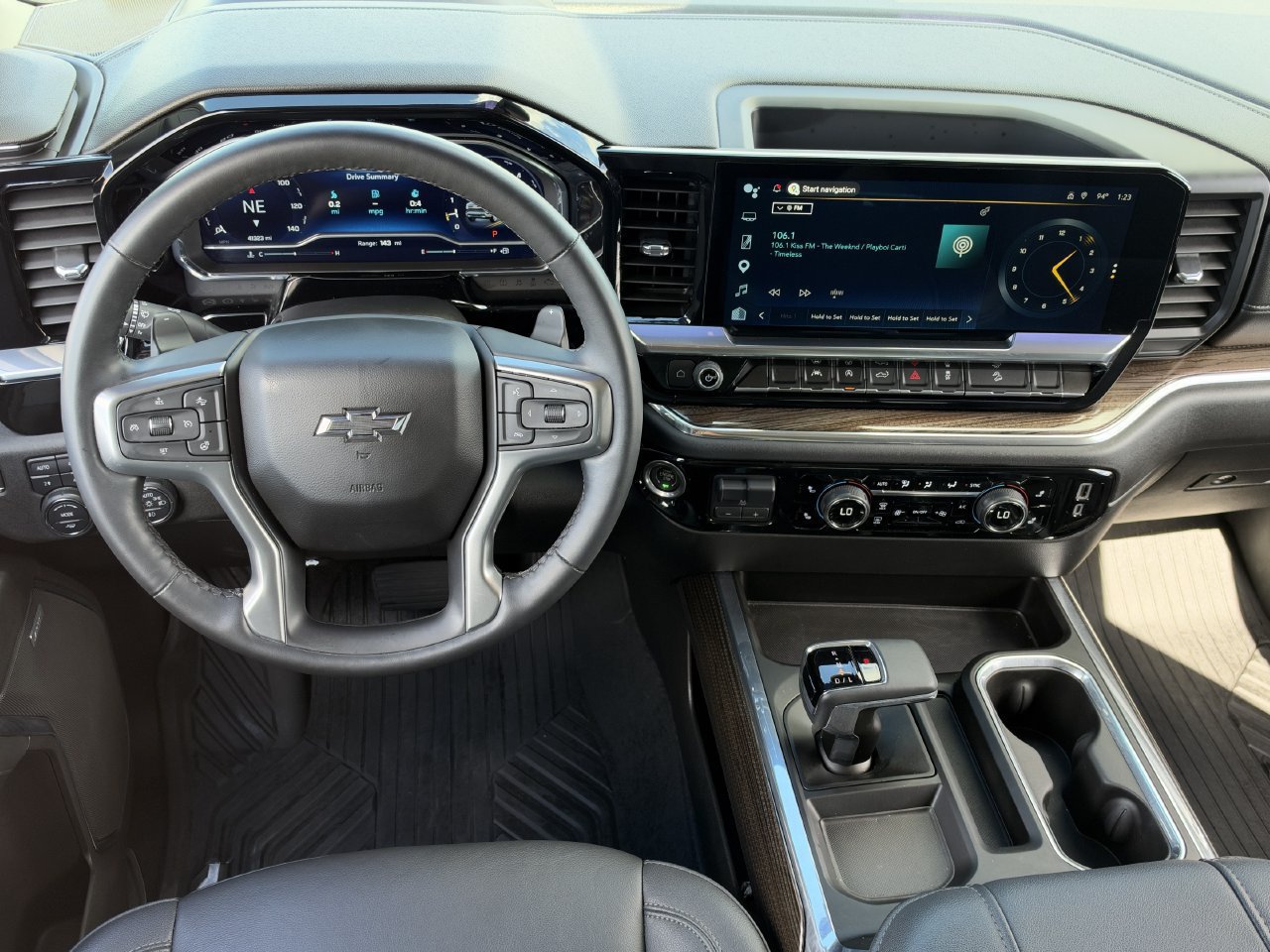 Used 2023 Chevrolet Silverado 1500 RST AWD/4WD image 13