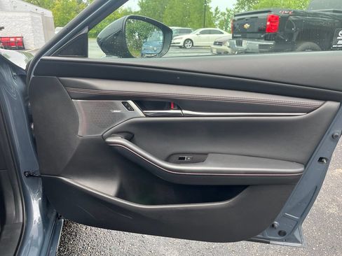 Used 2023 MAZDA MAZDA3 s FWD image 11