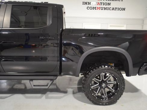 Used 2023 Chevrolet Silverado 1500 ZR2 w/ Technology Package image 6