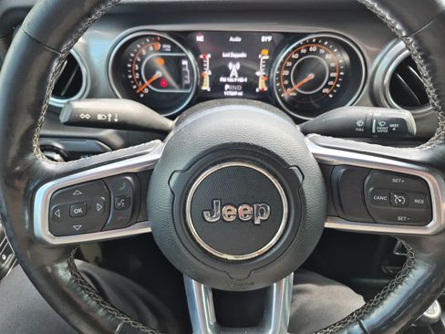 Used 2020 Jeep Gladiator Overland AWD/4WD image 27