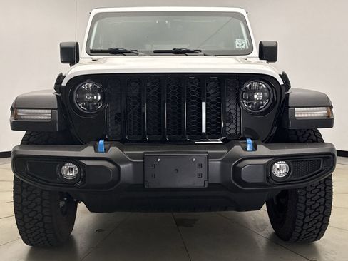 Used 2023 Jeep Wrangler Unlimited w/ 8.4" Radio Group AWD/4WD image 8