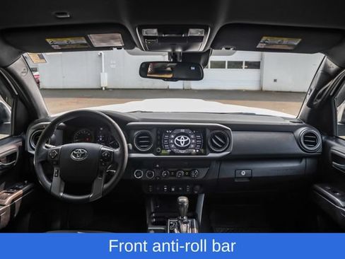 Used 2020 Toyota Tacoma TRD Sport AWD/4WD image 31