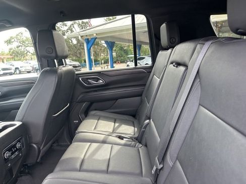Used 2023 Chevrolet Suburban LT image 39