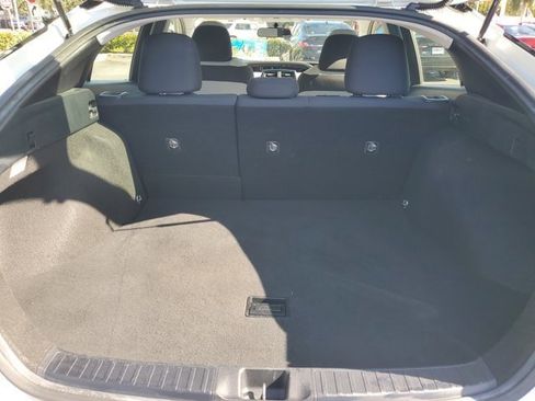 Used 2017 Toyota Prius Four image 5