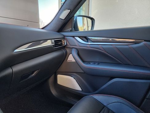 Used 2022 Maserati Levante Trofeo image 14