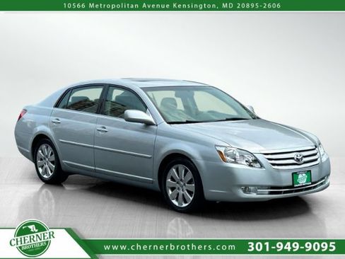 Used 2007 Toyota Avalon XLS FWD image 1