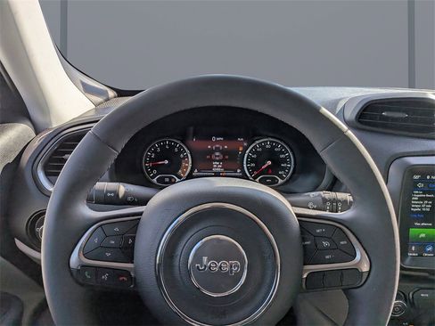 Used 2022 Jeep Renegade Latitude image 30