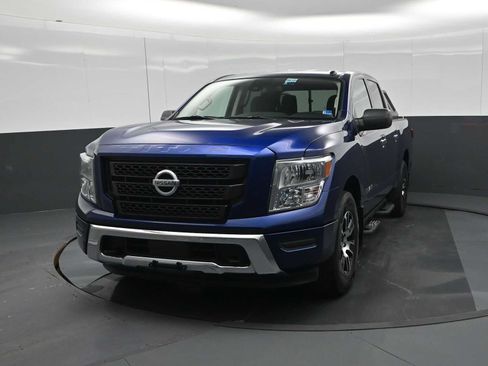Used 2021 Nissan Titan SV w/ Accessory Utility Package AWD/4WD image 5