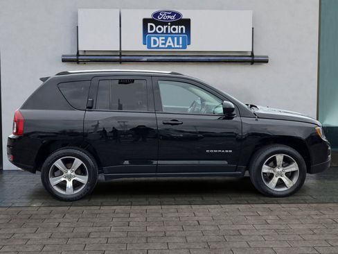 Used 2017 Jeep Compass High Altitude image 2