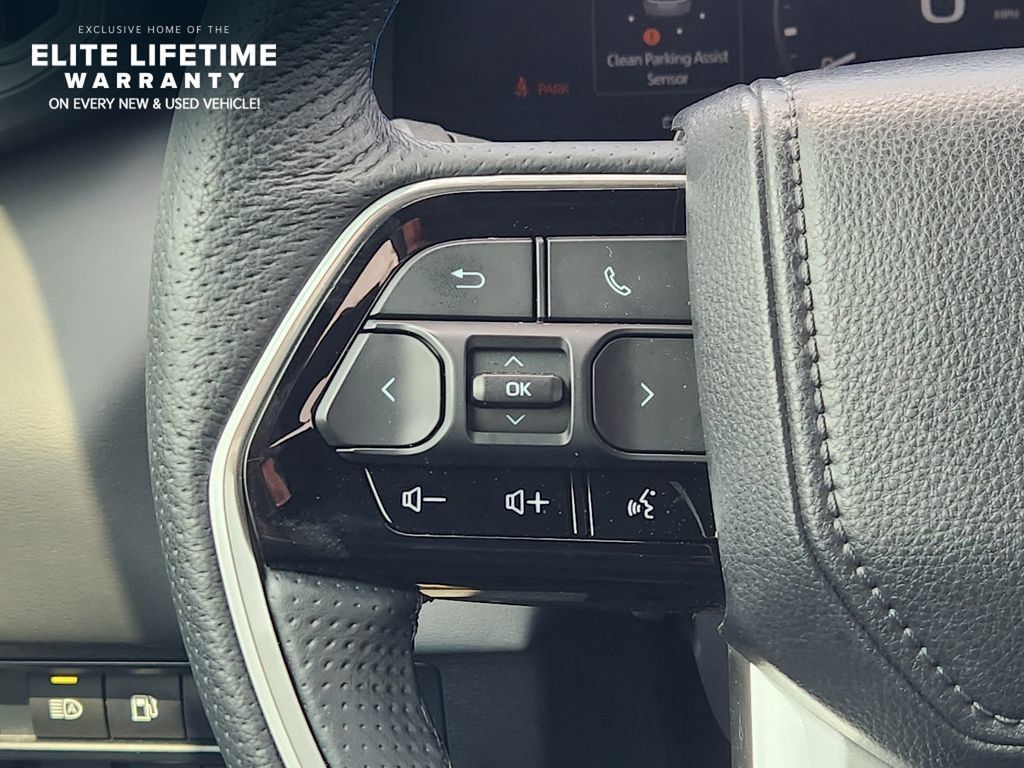 Used 2023 Toyota Sequoia Platinum AWD/4WD image 26