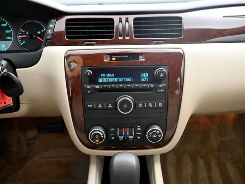 Used 2010 Chevrolet Impala LT w/ Luxury Edition Package image 13