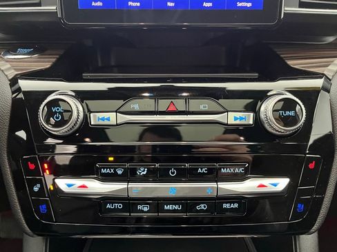 Certified 2023 Ford Explorer Limited w/ Equipment Group 301A image 7