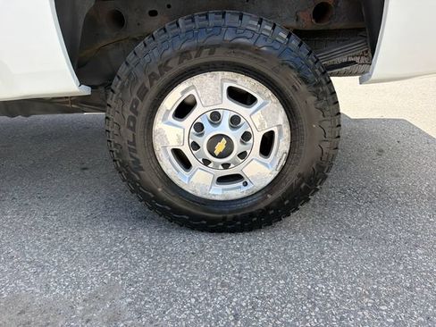 Used 2014 Chevrolet Silverado 2500 LT AWD/4WD image 28
