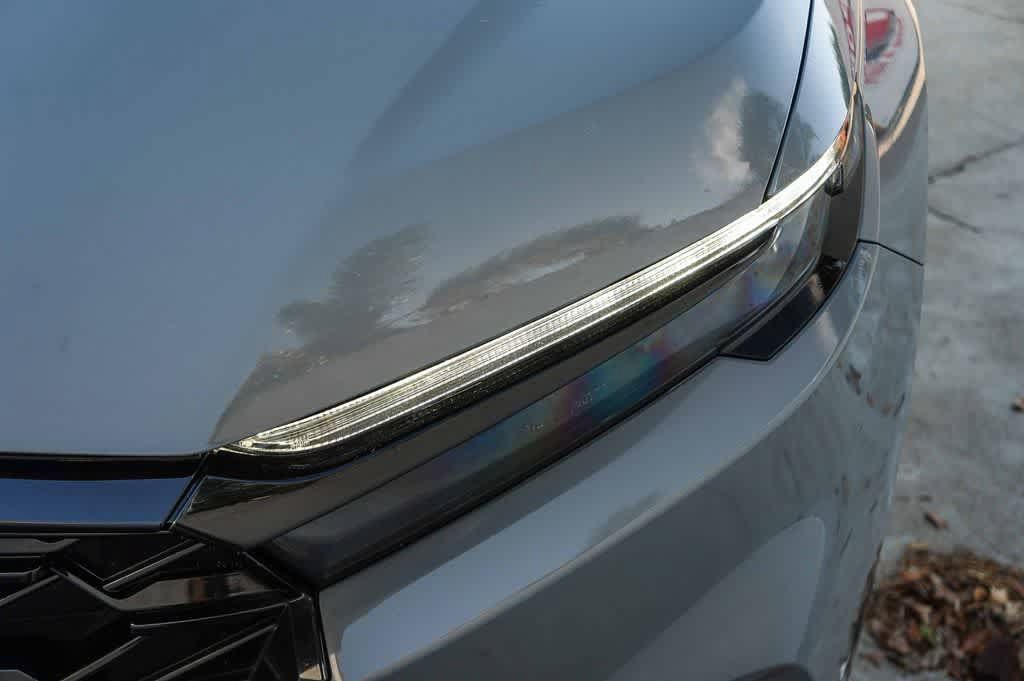 Used 2025 Honda CR-V Sport Touring image 8