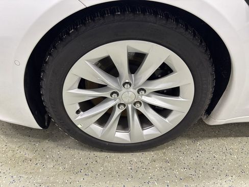 Used 2021 Tesla Model S Plaid image 8