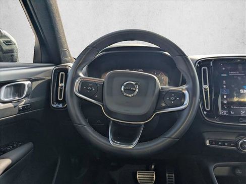 Used 2022 Volvo XC40 T4 R-Design w/ Protection Package Premier image 12