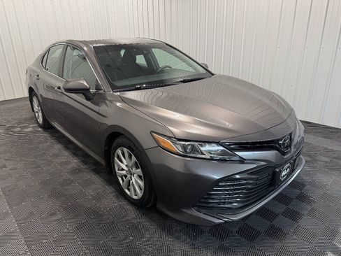 Used 2020 Toyota Camry LE AWD/4WD image 2