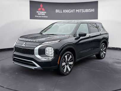 Used 2025 Mitsubishi Outlander SE