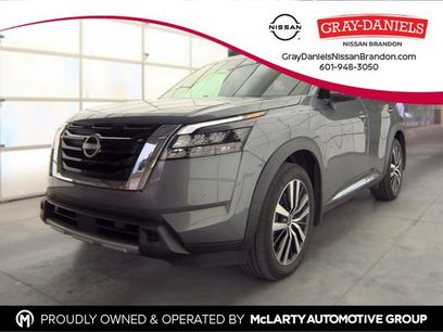 Used 2025 Nissan Pathfinder Platinum