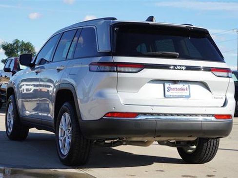 Certified 2023 Jeep Grand Cherokee Limited image 7