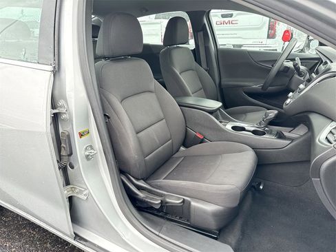 Used 2021 Chevrolet Malibu LS image 25