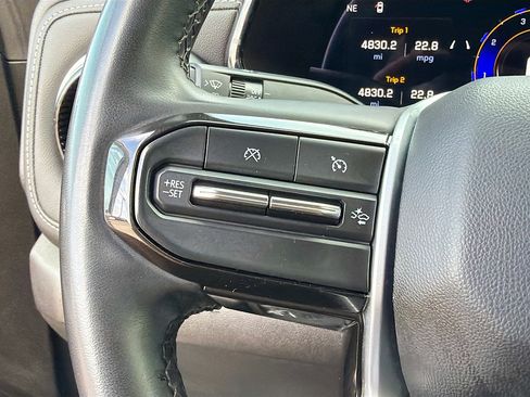 Used 2024 Chevrolet Colorado LT w/ LT Convenience Package image 31