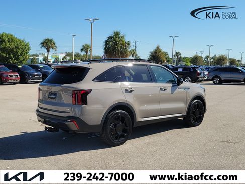 Certified 2025 Kia Sorento SX AWD/4WD image 6