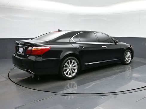 Used 2011 Lexus LS 460 L w/ Luxury Pkg image 7