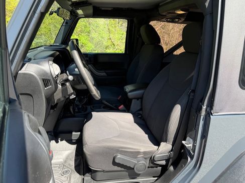 Used 2016 Jeep Wrangler Sport image 10