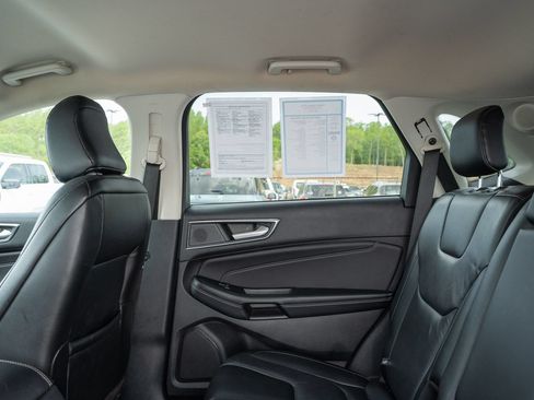 Used 2022 Ford Edge Titanium AWD/4WD image 17