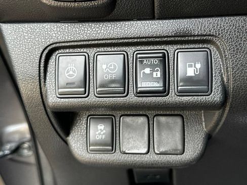 Used 2016 Nissan Leaf SL w/ Premium Package FWD image 32