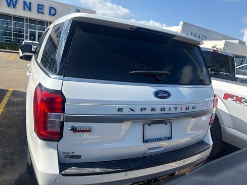 Used 2023 Ford Expedition XLT RWD image 4