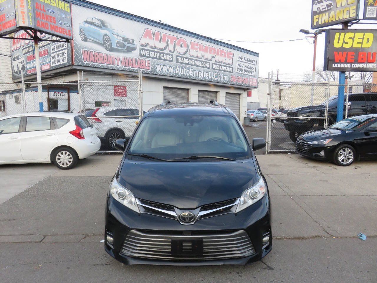 Used 2019 Toyota Sienna XLE FWD image 6