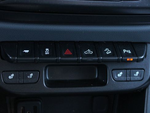 Used 2021 Chevrolet Colorado Z71 AWD/4WD image 43
