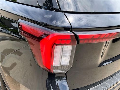 Used 2025 Ford Explorer ST-Line w/ ST-Line Street Pack AWD/4WD image 54