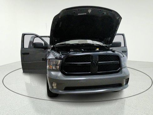 Used 2022 RAM 1500 Express w/ Ceramic Grey Express Package AWD/4WD image 9