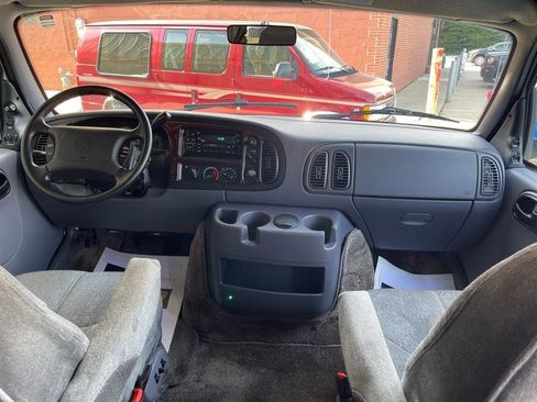 Used 2000 Dodge B1500 RWD image 51