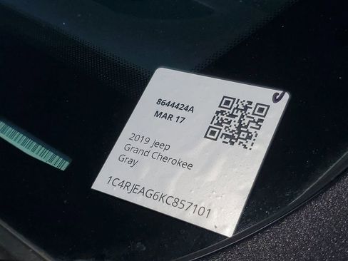 Used 2019 Jeep Grand Cherokee Altitude image 25